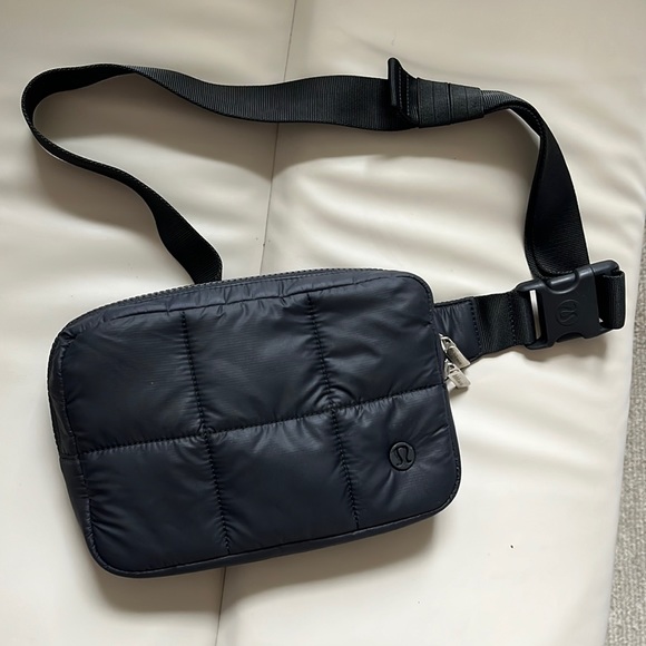 lululemon athletica Handbags - Lululemon Athletica Black Quilted Grid Belt Bag